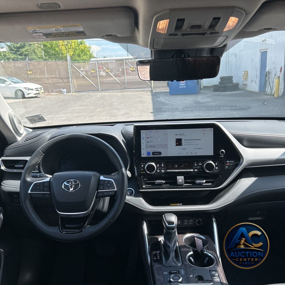 2024 Toyota Highlander Platinum