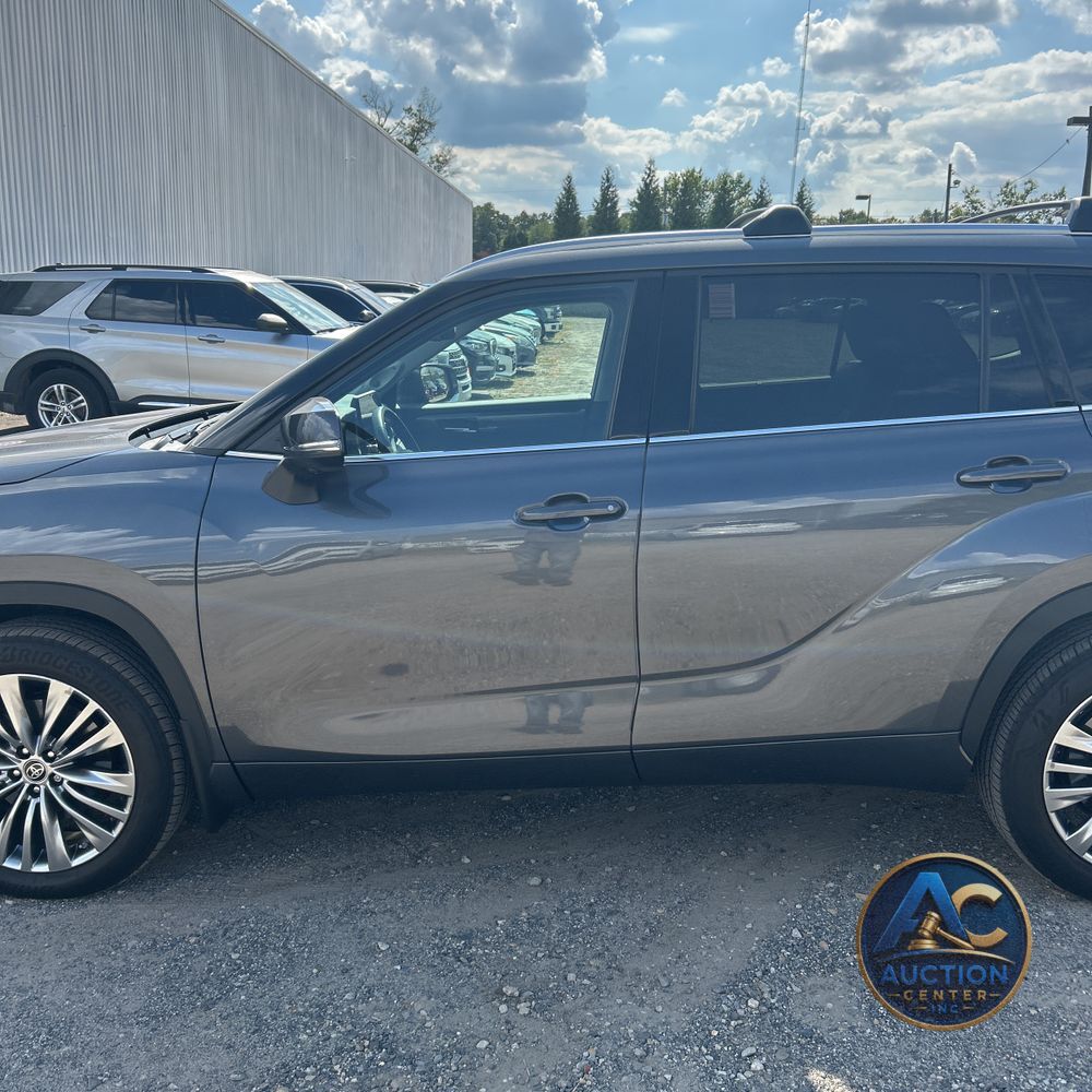 2024 Toyota Highlander Platinum