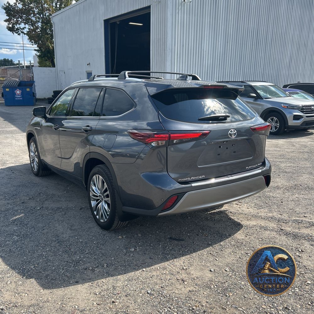 2024 Toyota Highlander Platinum