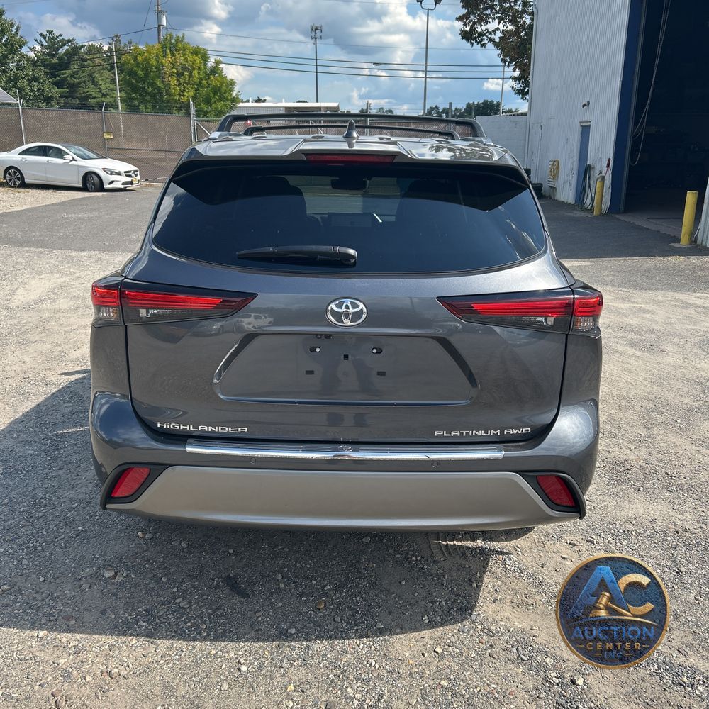 2024 Toyota Highlander Platinum