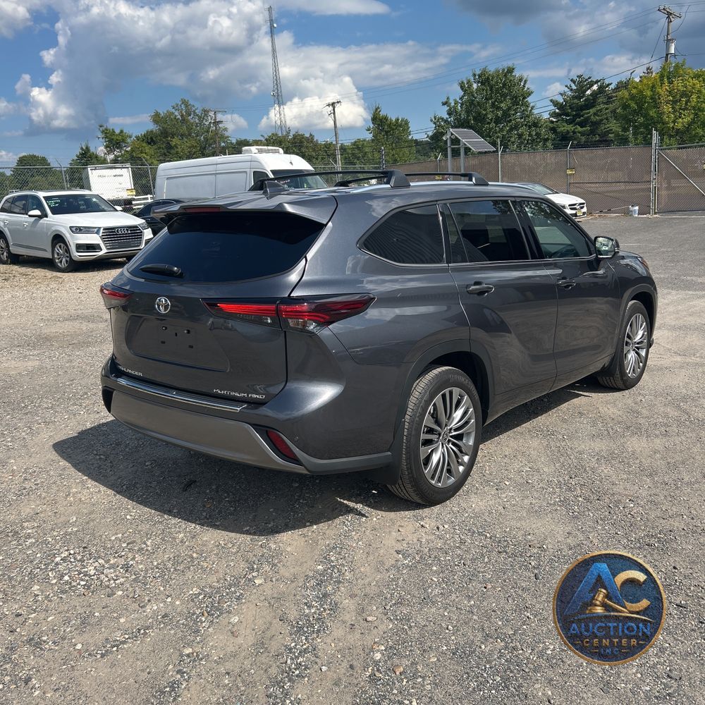 2024 Toyota Highlander Platinum