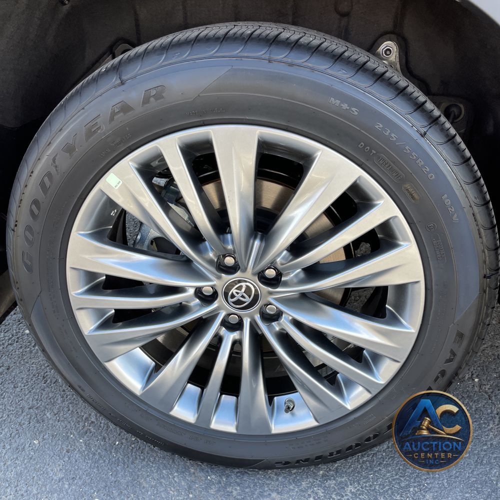 2025 Toyota Highlander Platinum
