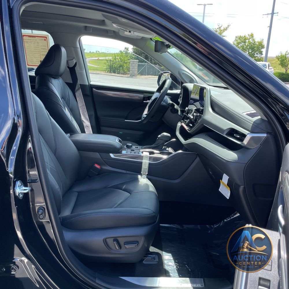 2025 Toyota Highlander Platinum