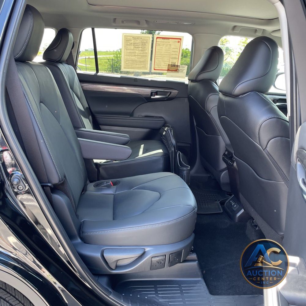 2025 Toyota Highlander Platinum