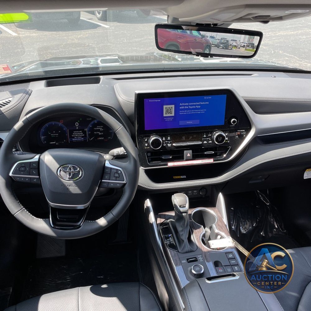 2025 Toyota Highlander Platinum