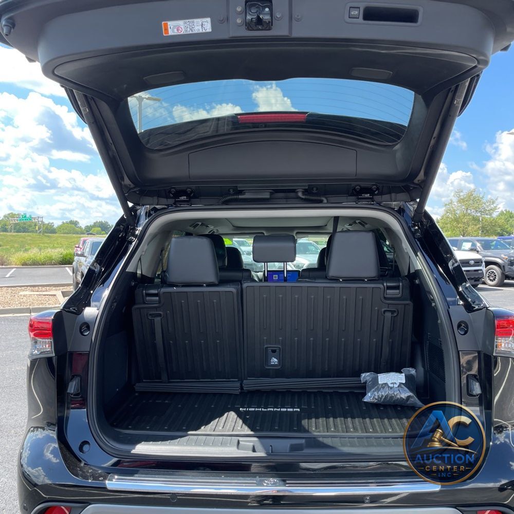 2025 Toyota Highlander Platinum