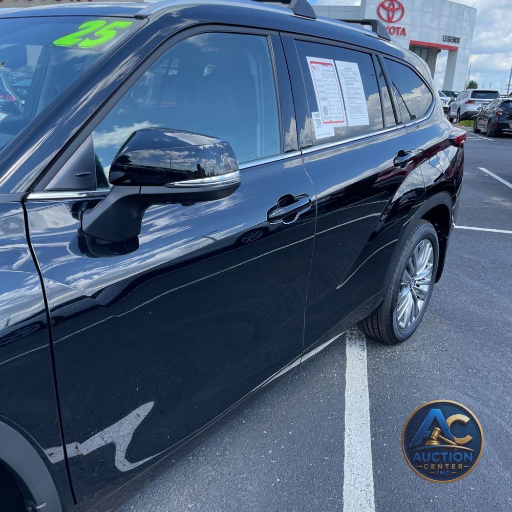 2025 Toyota Highlander Platinum