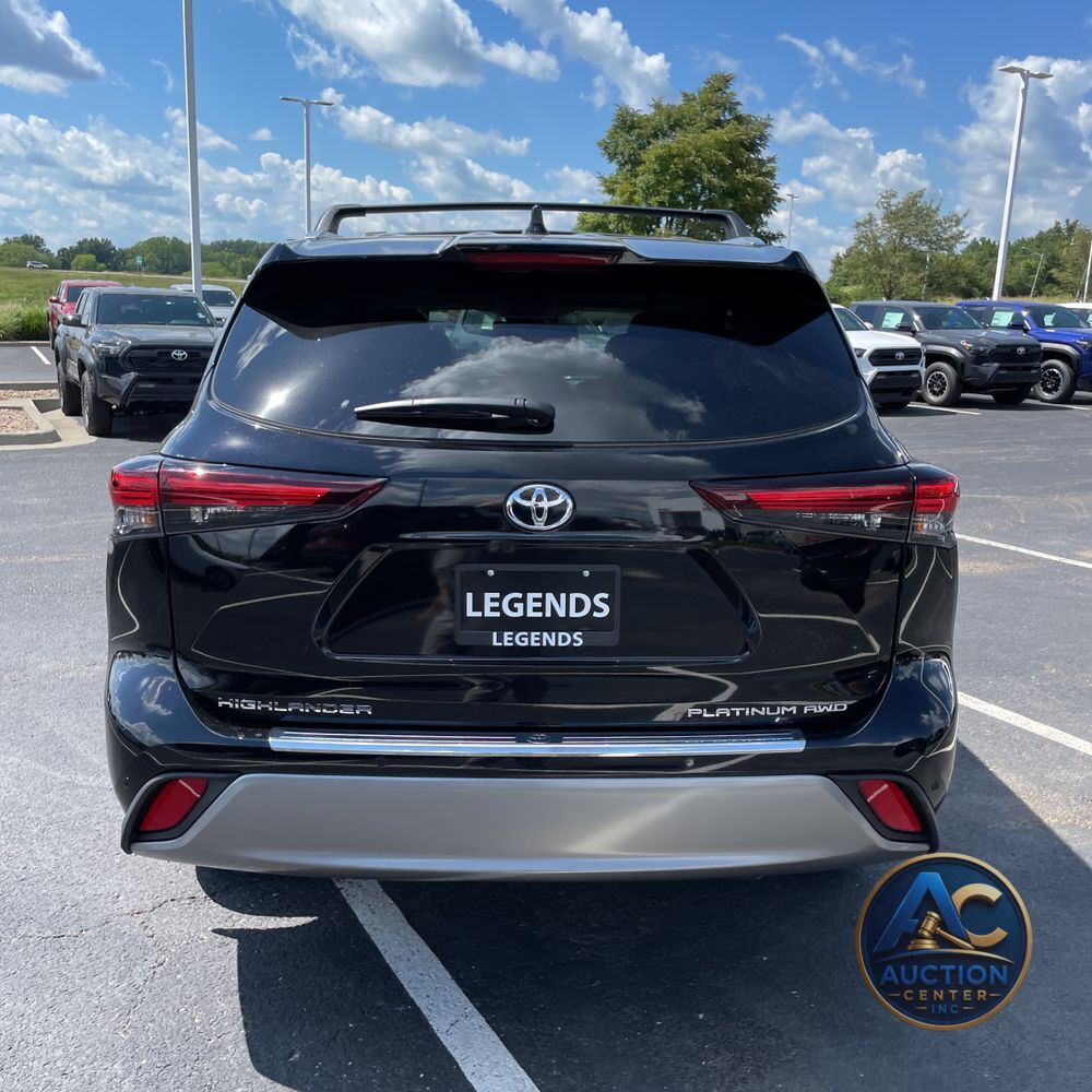 2025 Toyota Highlander Platinum