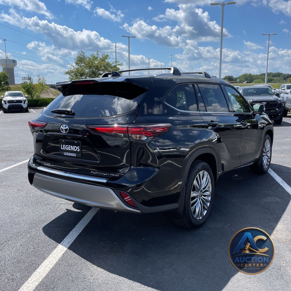 2025 Toyota Highlander Platinum