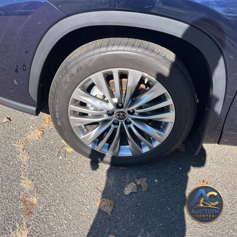 2025 Toyota Highlander Platinum