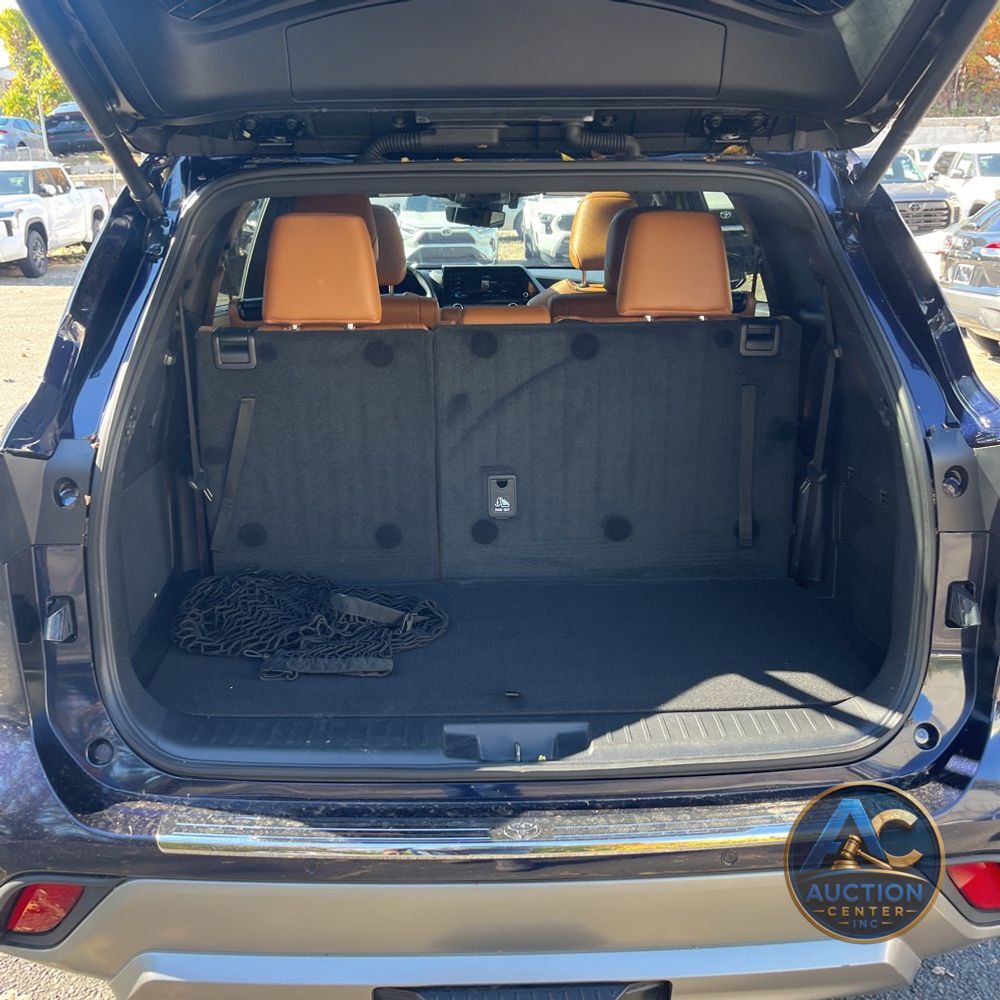 2025 Toyota Highlander Platinum