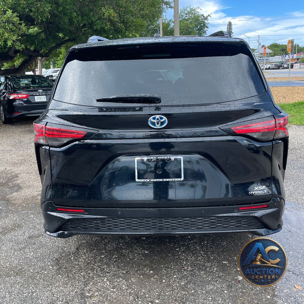 2024 Toyota Sienna XSE 7-Passenger
