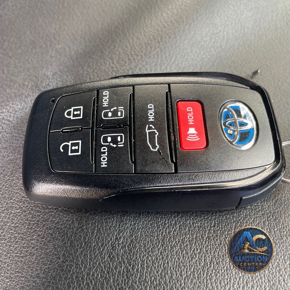 2024 Toyota Sienna XSE 7-Passenger