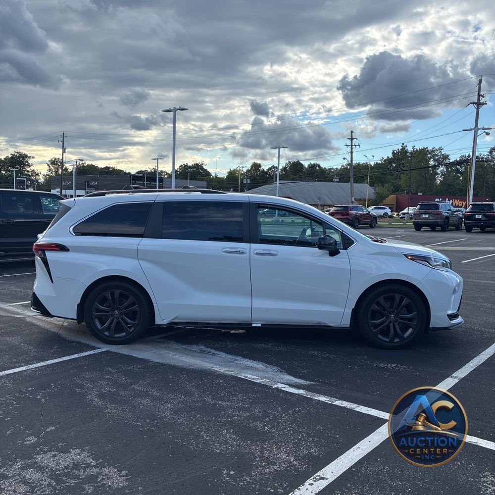 2023 Toyota Sienna XSE 7-Passenger