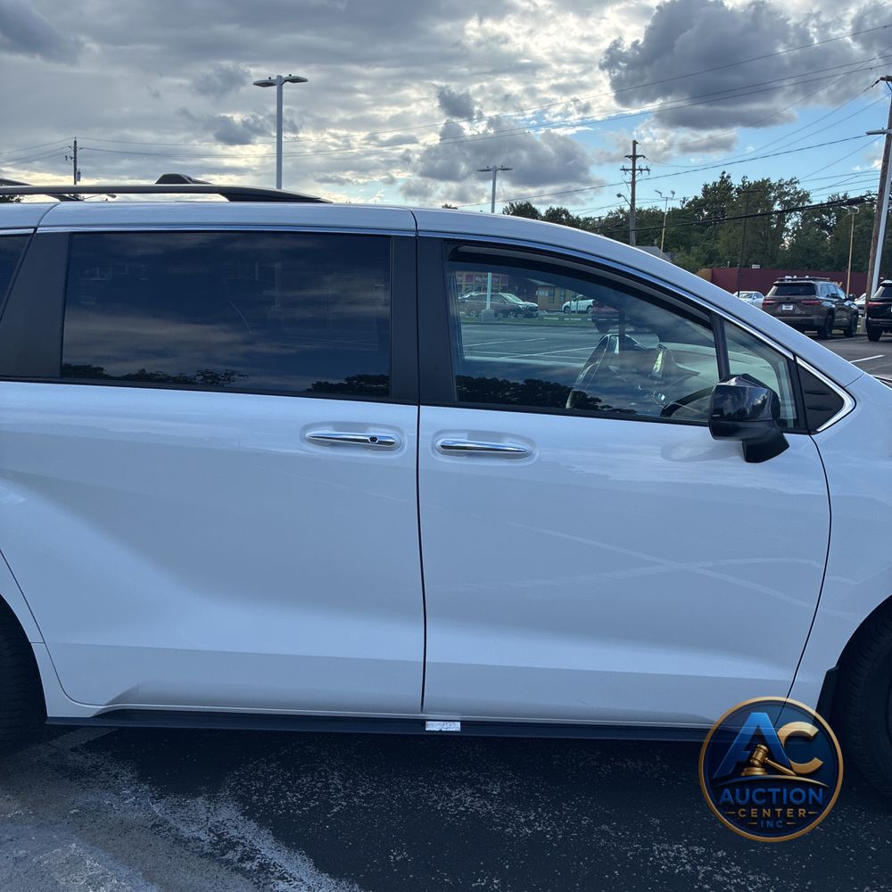 2023 Toyota Sienna XSE 7-Passenger