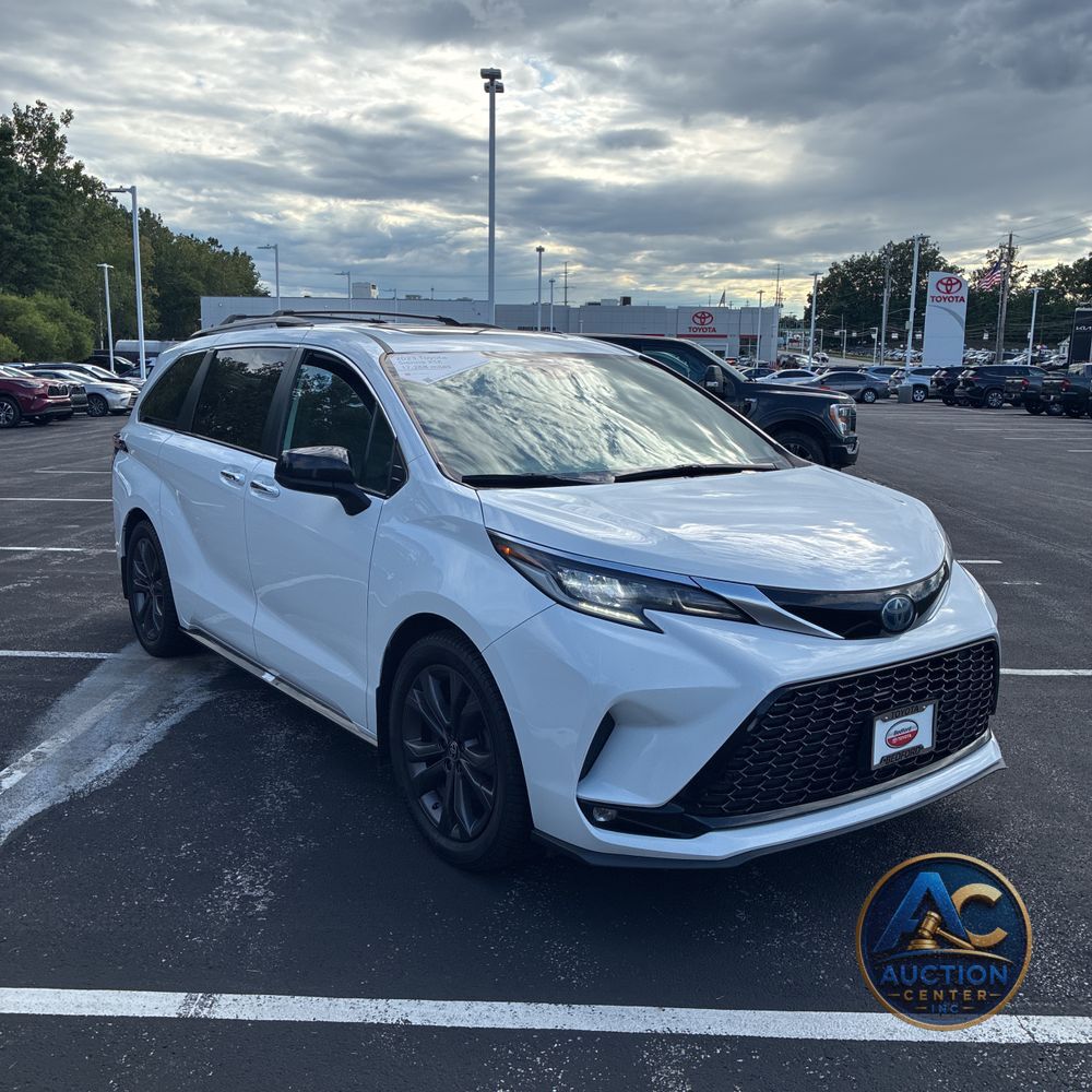 2023 Toyota Sienna XSE 7-Passenger