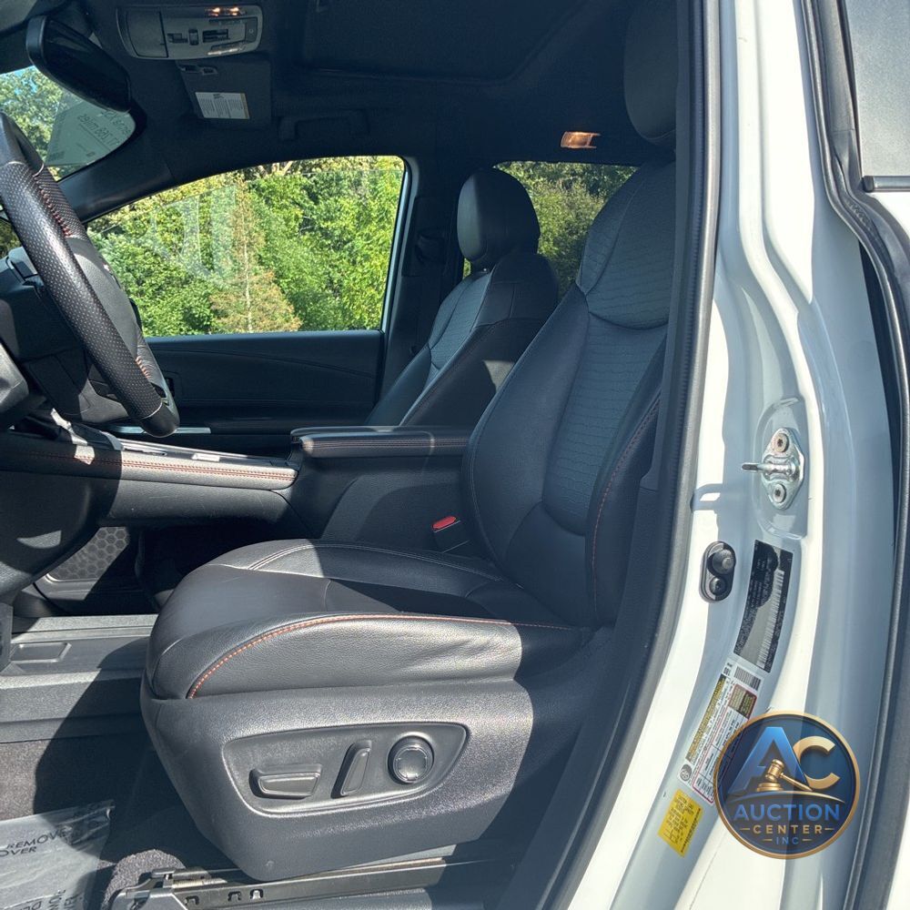 2023 Toyota Sienna XSE 7-Passenger