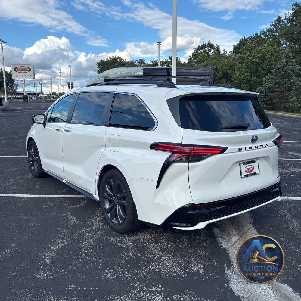 2023 Toyota Sienna XSE 7-Passenger