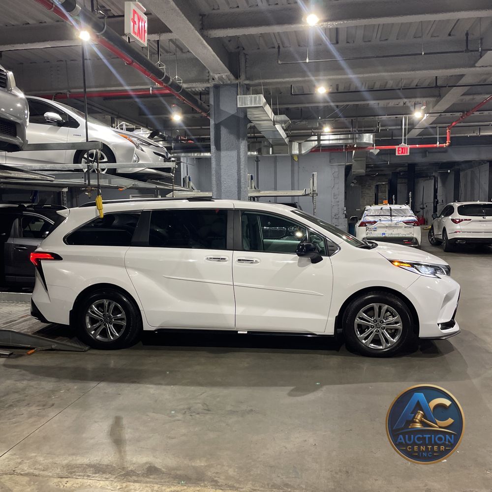 2023 Toyota Sienna XSE 7-Passenger