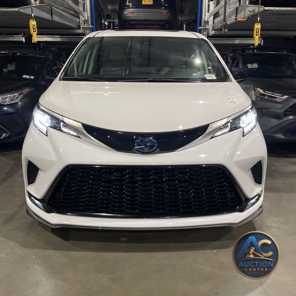 2023 Toyota Sienna XSE 7-Passenger