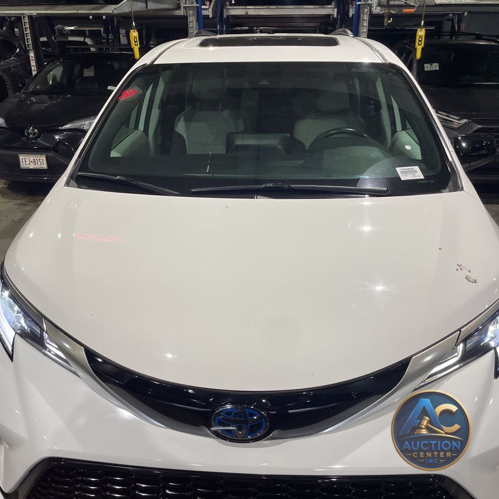 2023 Toyota Sienna XSE 7-Passenger