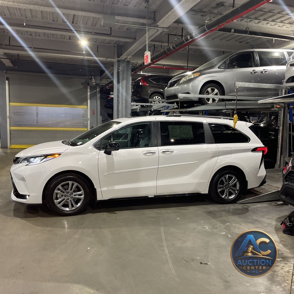 2023 Toyota Sienna XSE 7-Passenger