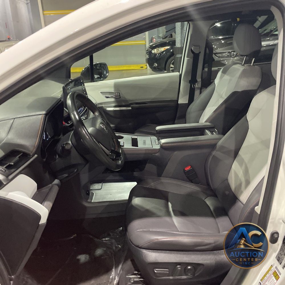 2023 Toyota Sienna XSE 7-Passenger