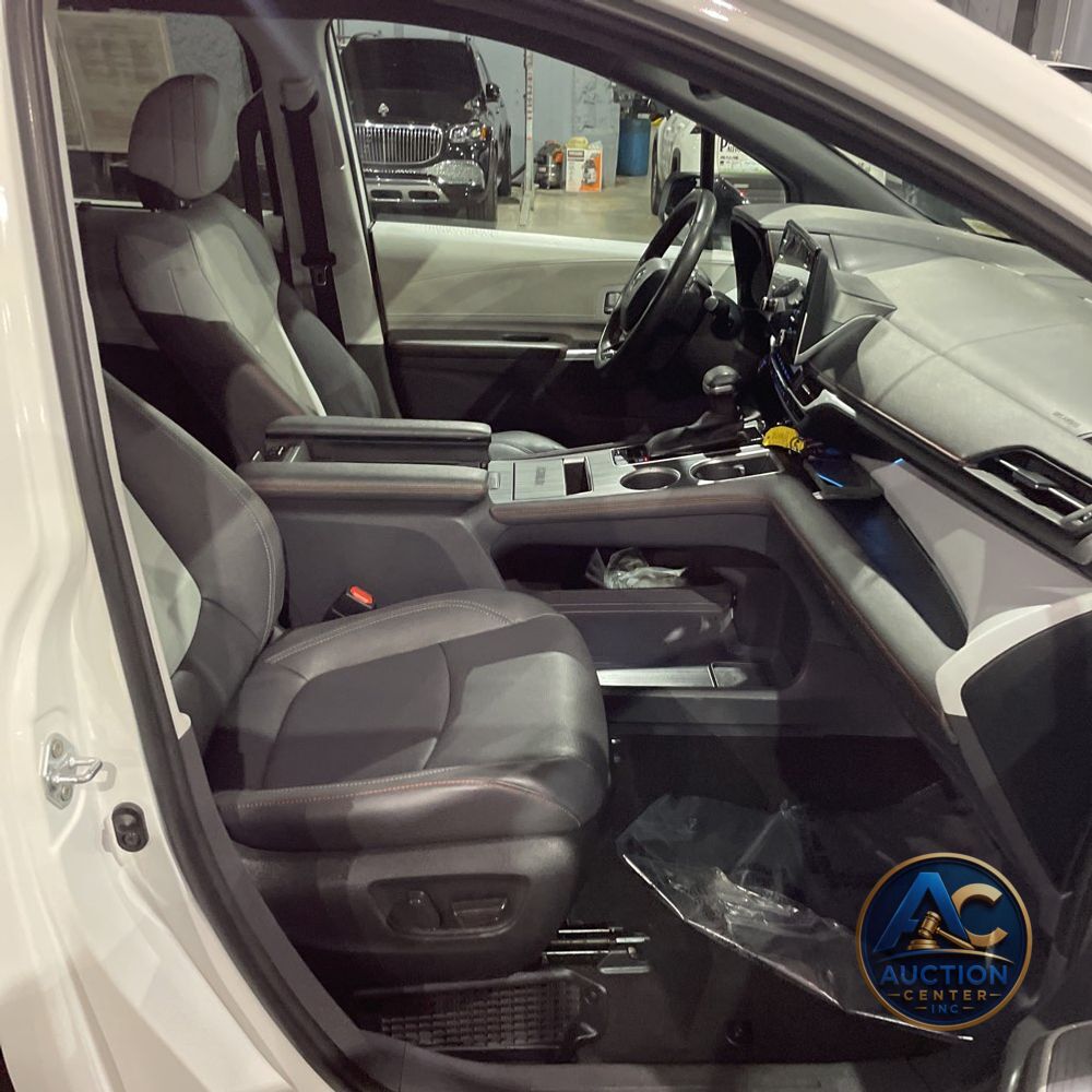 2023 Toyota Sienna XSE 7-Passenger