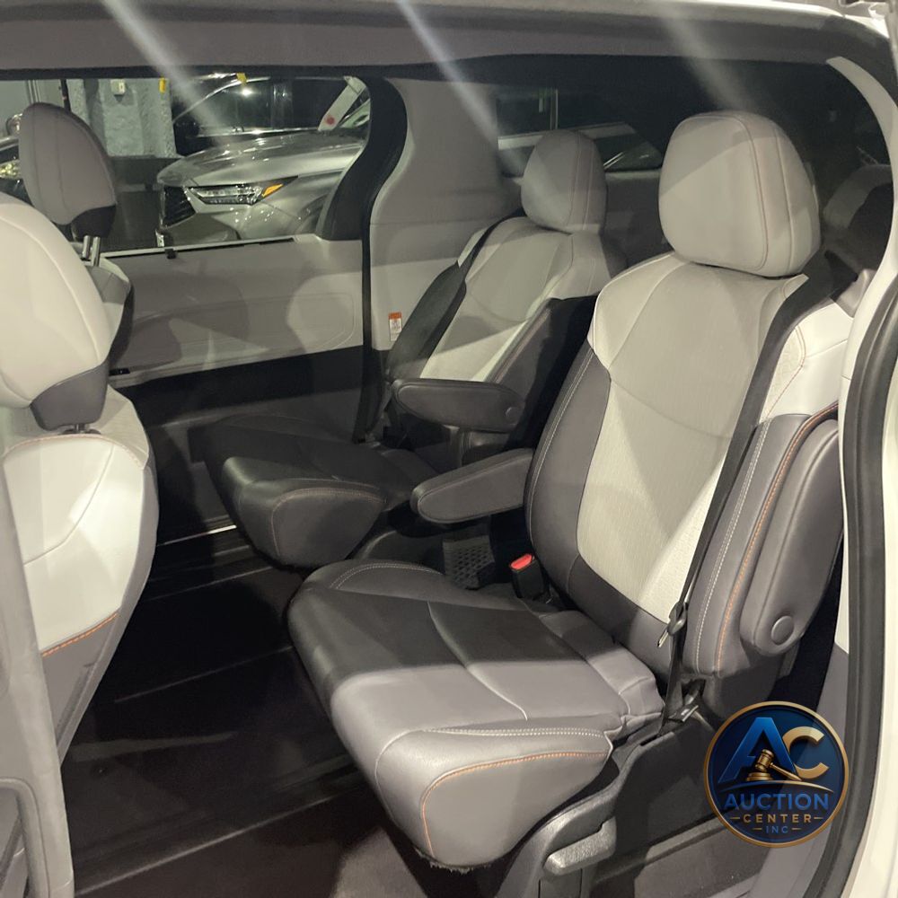 2023 Toyota Sienna XSE 7-Passenger