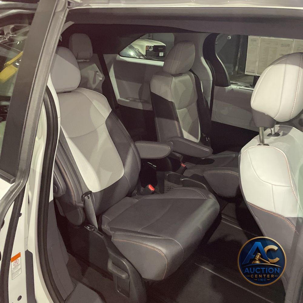 2023 Toyota Sienna XSE 7-Passenger