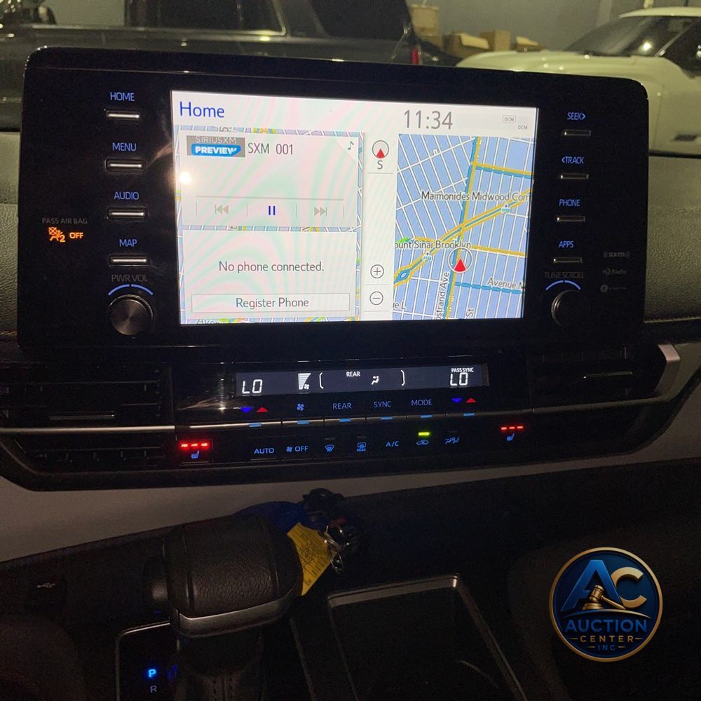 2023 Toyota Sienna XSE 7-Passenger