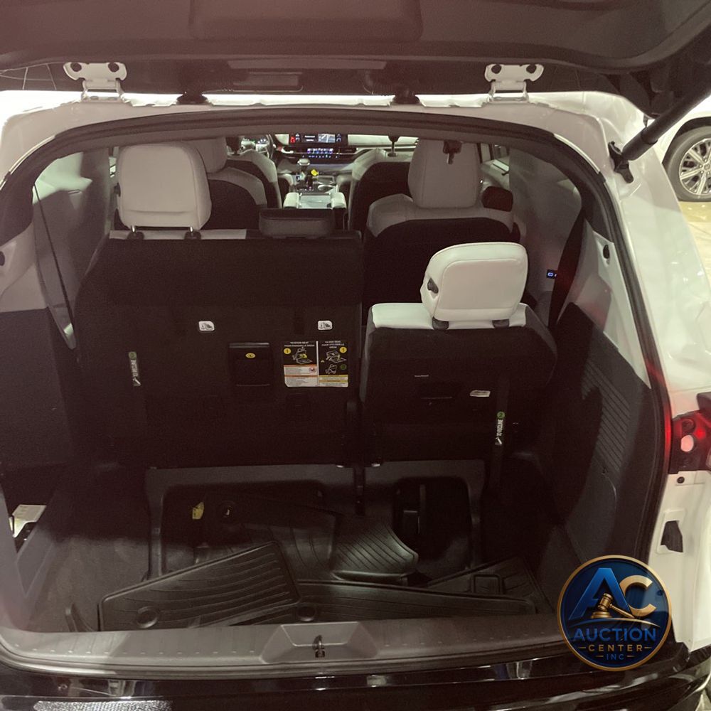 2023 Toyota Sienna XSE 7-Passenger