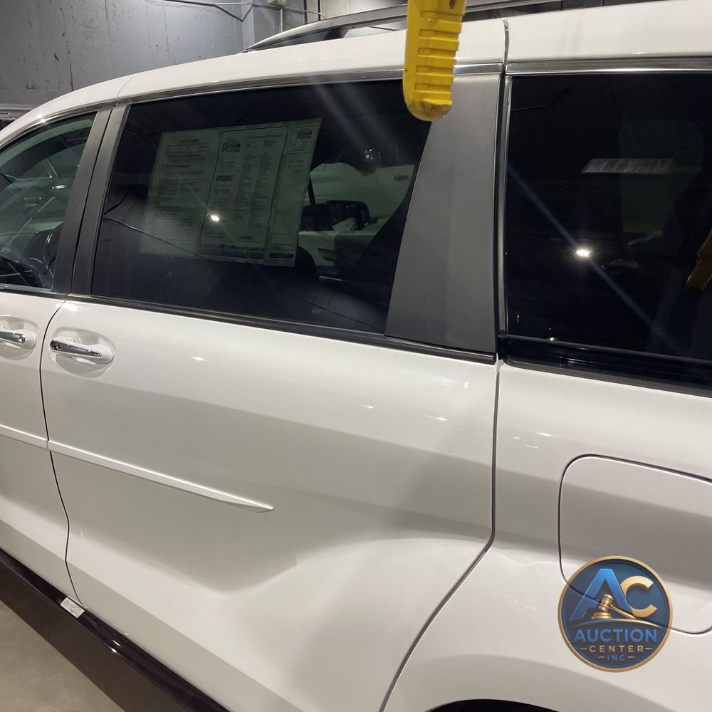 2023 Toyota Sienna XSE 7-Passenger