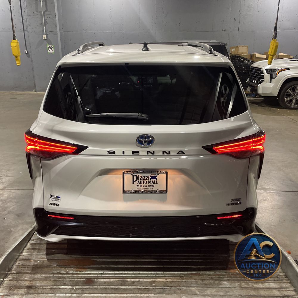 2023 Toyota Sienna XSE 7-Passenger