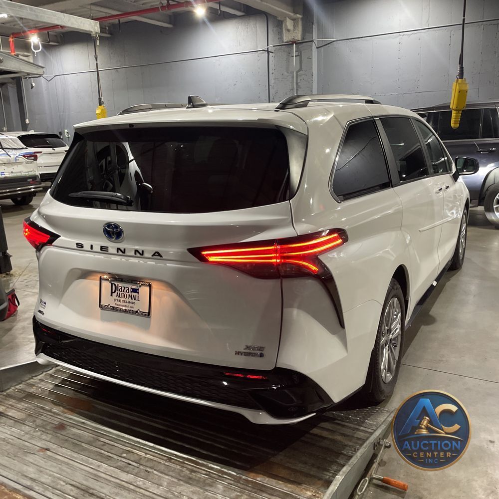 2023 Toyota Sienna XSE 7-Passenger