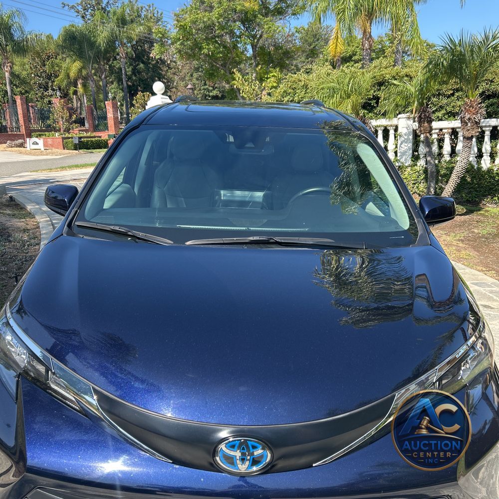 2024 Toyota Sienna XLE 8-Passenger
