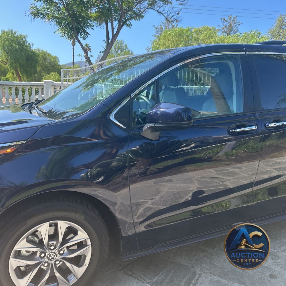 2024 Toyota Sienna XLE 8-Passenger