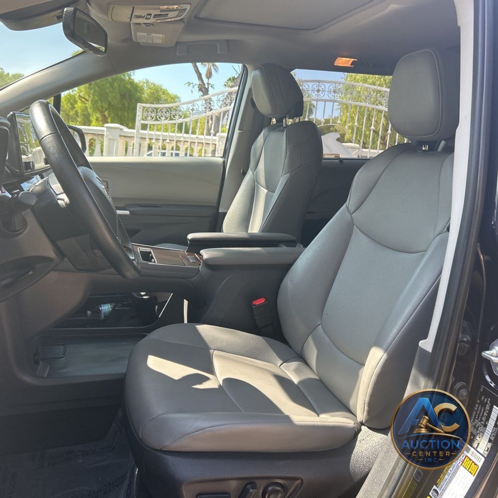 2024 Toyota Sienna XLE 8-Passenger