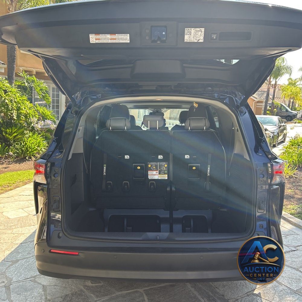 2024 Toyota Sienna XLE 8-Passenger