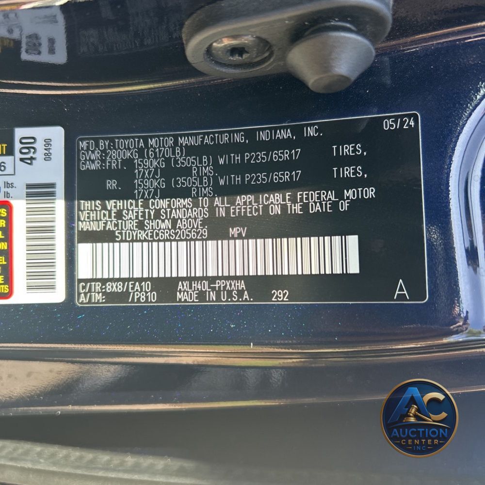 2024 Toyota Sienna XLE 8-Passenger