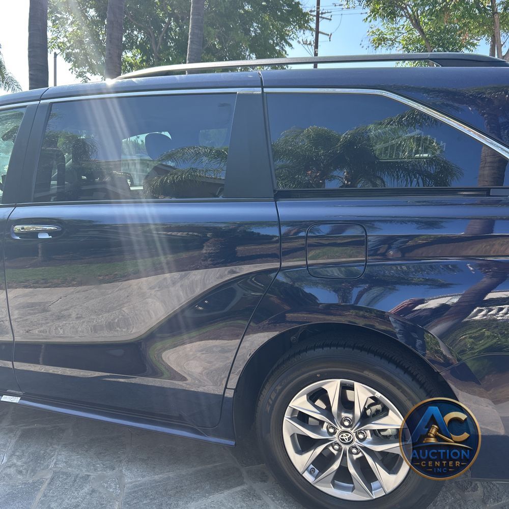 2024 Toyota Sienna XLE 8-Passenger