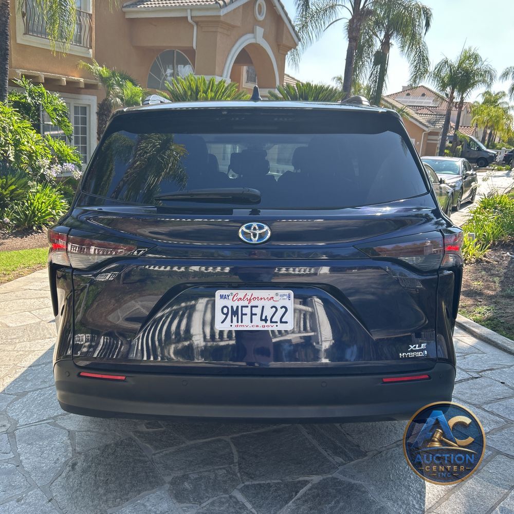 2024 Toyota Sienna XLE 8-Passenger