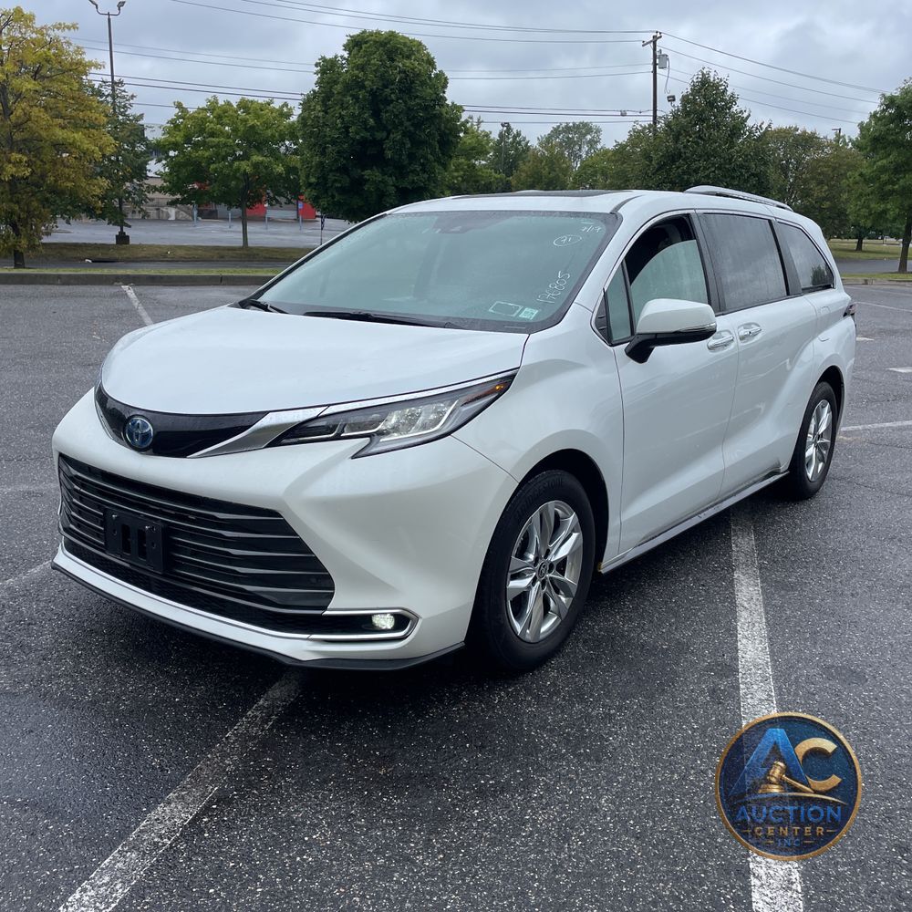 2022 Toyota Sienna Limited 7-Passenger