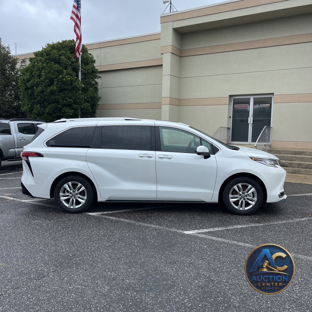 2022 Toyota Sienna Limited 7-Passenger