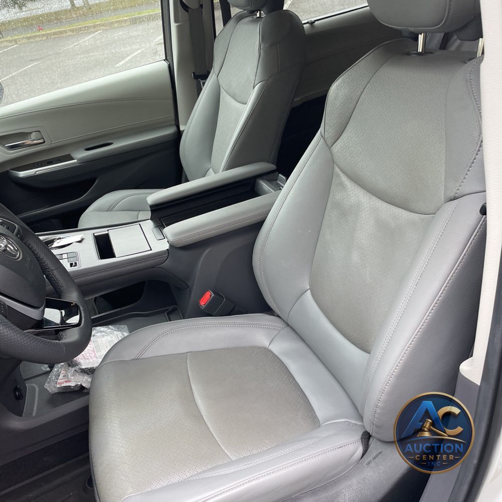 2022 Toyota Sienna Limited 7-Passenger