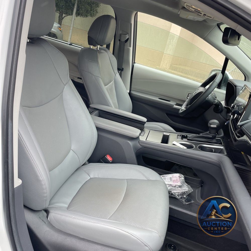 2022 Toyota Sienna Limited 7-Passenger