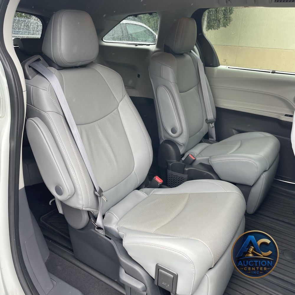 2022 Toyota Sienna Limited 7-Passenger