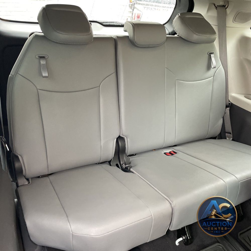 2022 Toyota Sienna Limited 7-Passenger