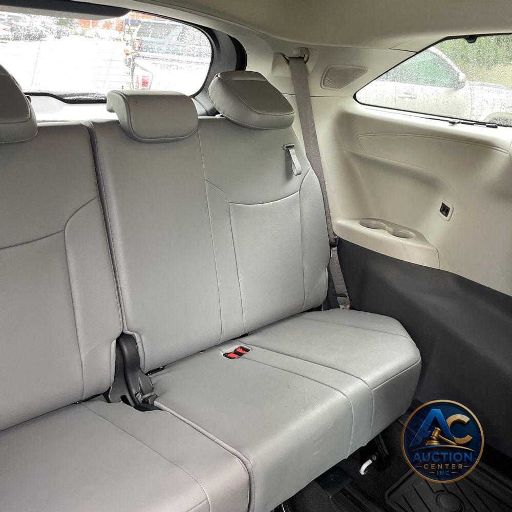 2022 Toyota Sienna Limited 7-Passenger