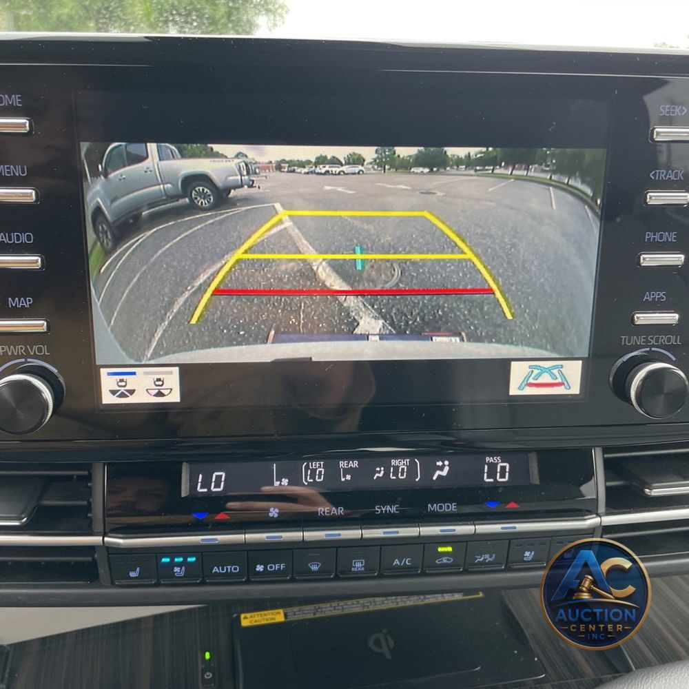2022 Toyota Sienna Limited 7-Passenger